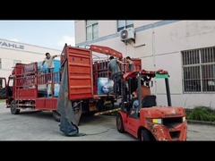 Kolon model KL-7vf rollover brushes car washing machines have been loading and shipping to Chile！