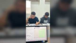 Warmly welcome clients from Thailand come to visit our company !