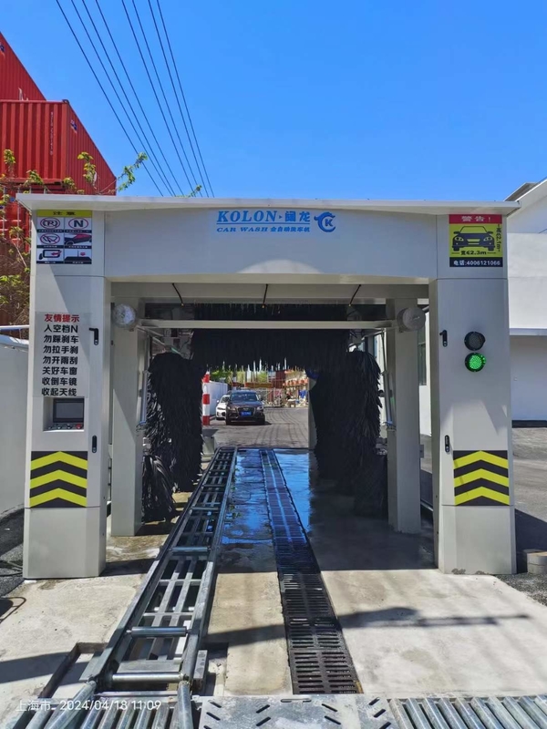 Efficient Tunnel Car Wash Machine Low Power and Water Consumption 0.7 Kwh/Car